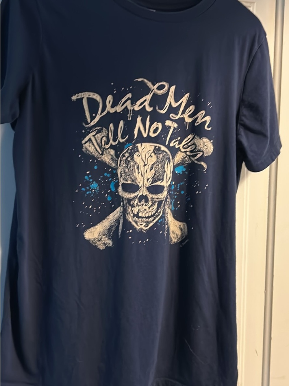 Women’s Disney Navy Graphic Skull Tee - Dead Men Tell No Tales